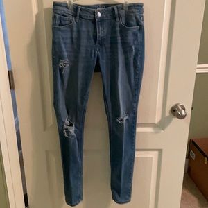 Old Navy Rockstar super skinny distressed jeans size 6